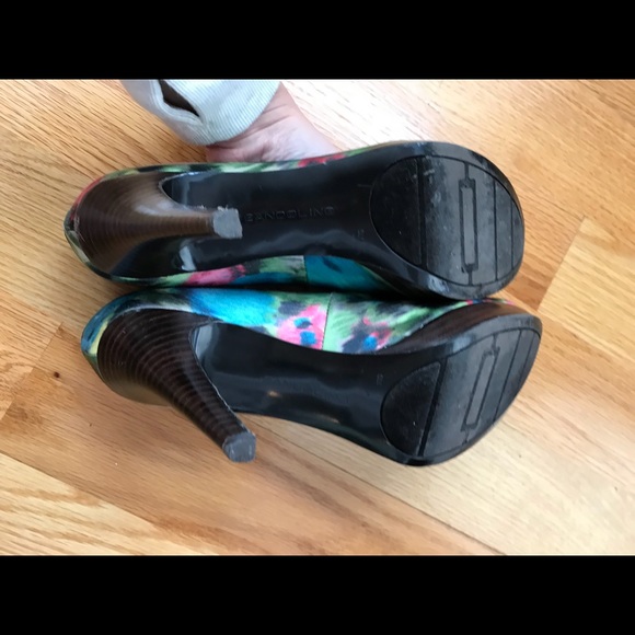 The Perfect Heel to Accessorize a LBD - Picture 5 of 6